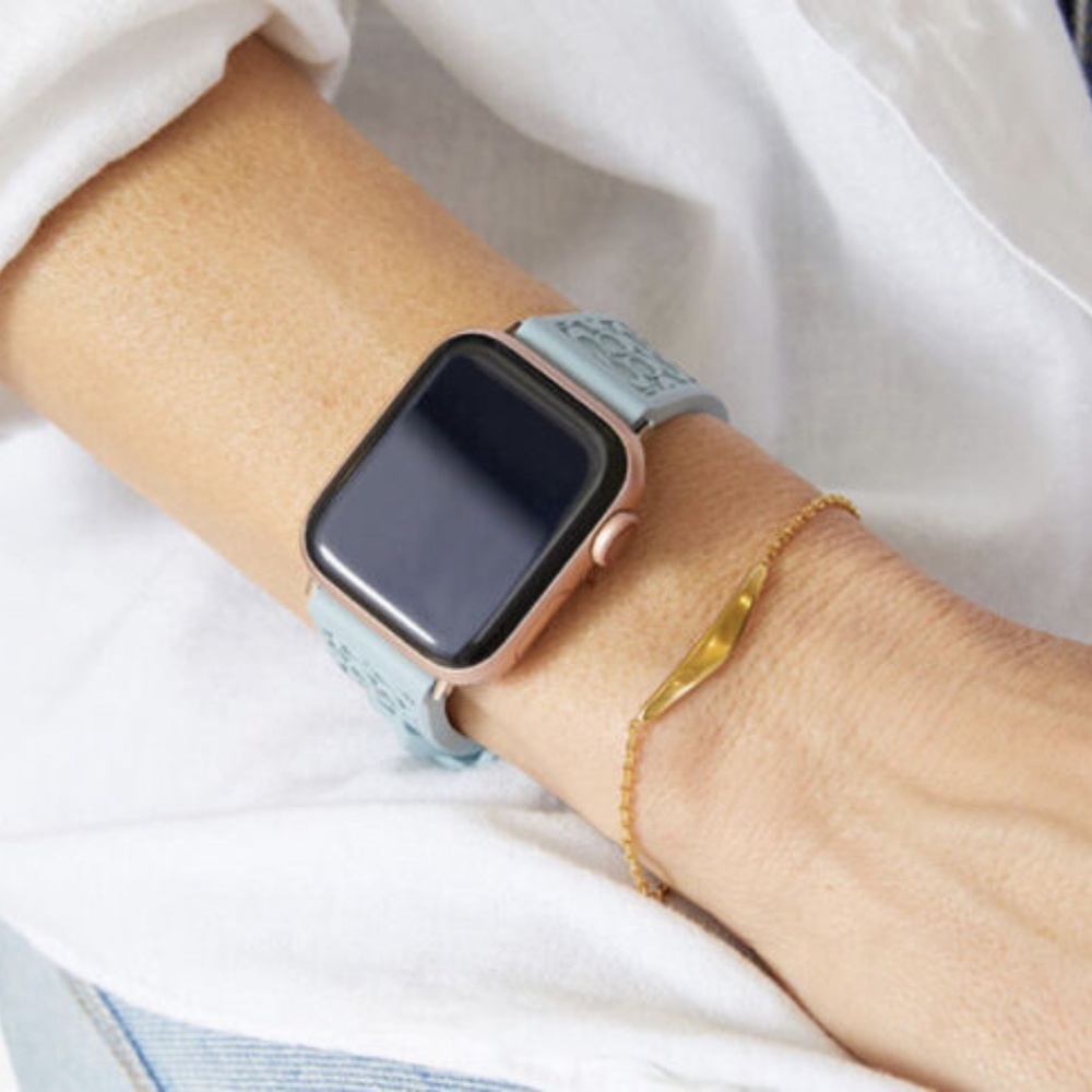NEW Coach Apple Watch Band Blue NIB - Picture 4 of 9